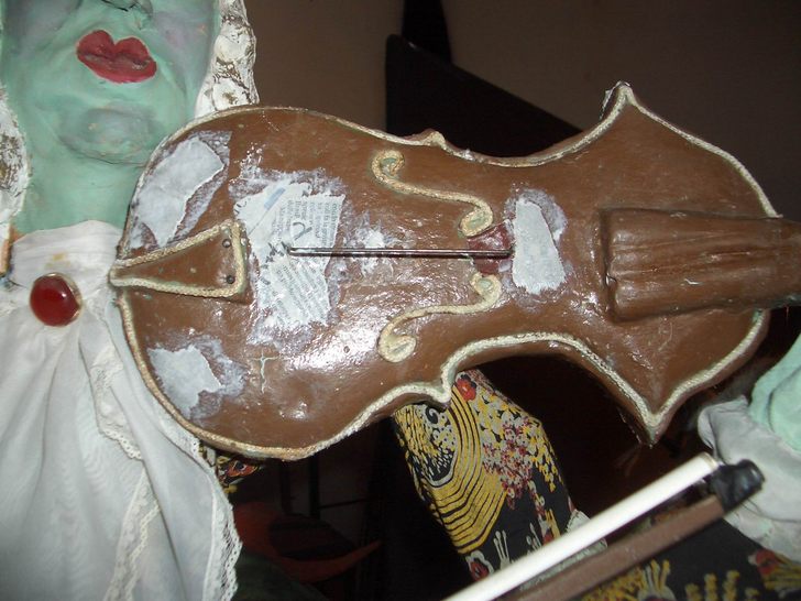 Personaggio 2 durante il restauro